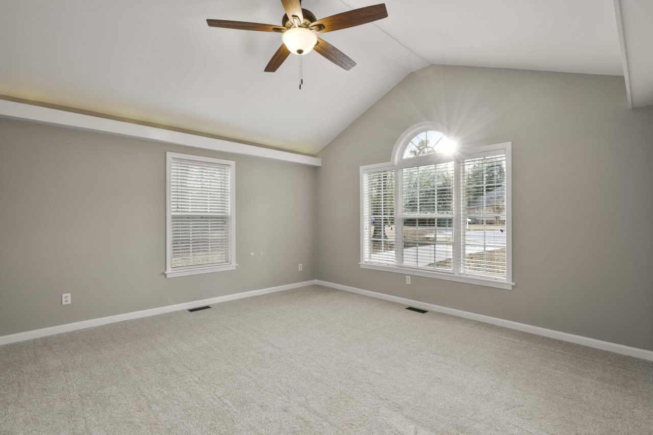 135 Litchfield Court Photo 11