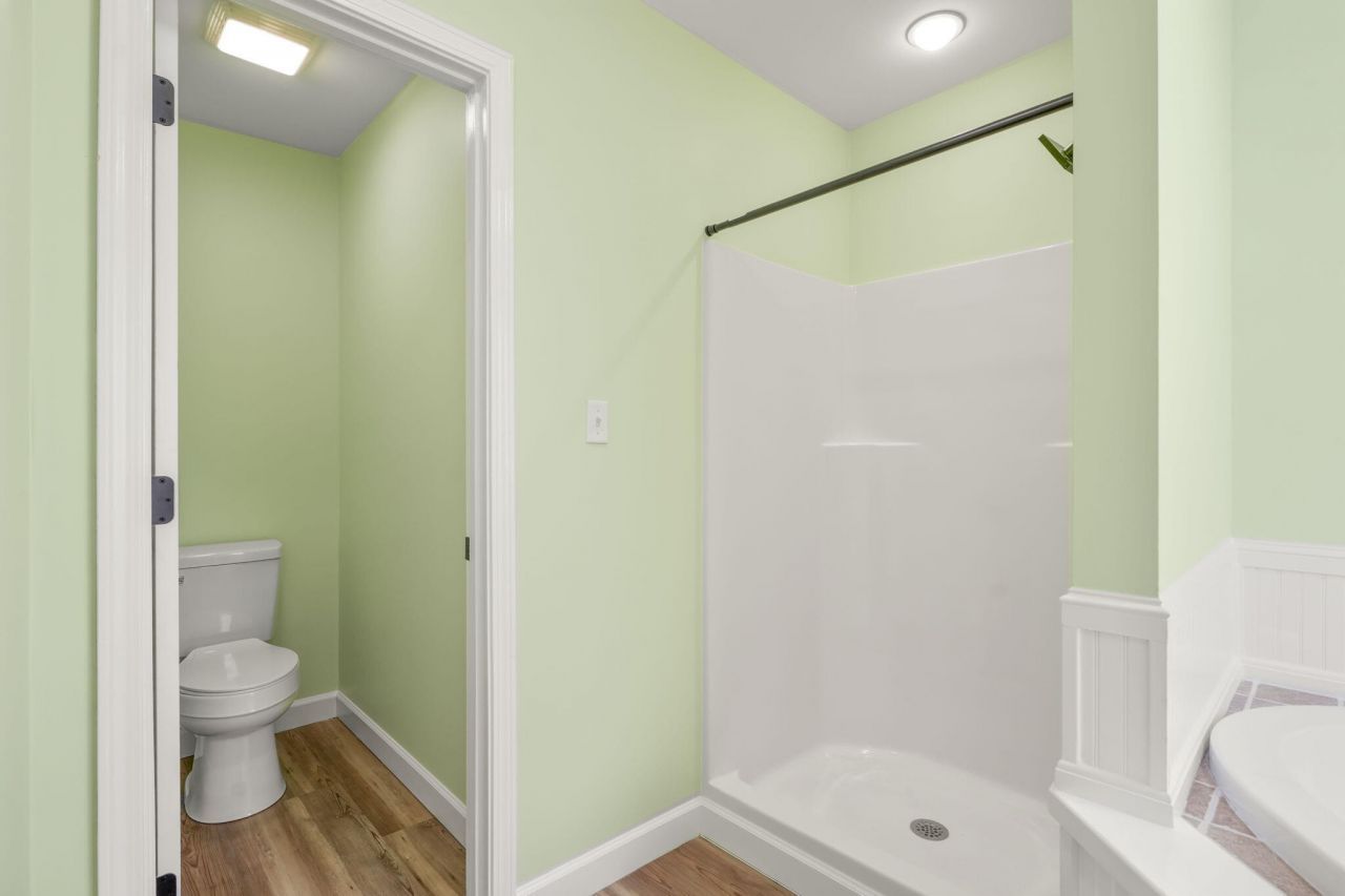 135 Litchfield Court Photo 14