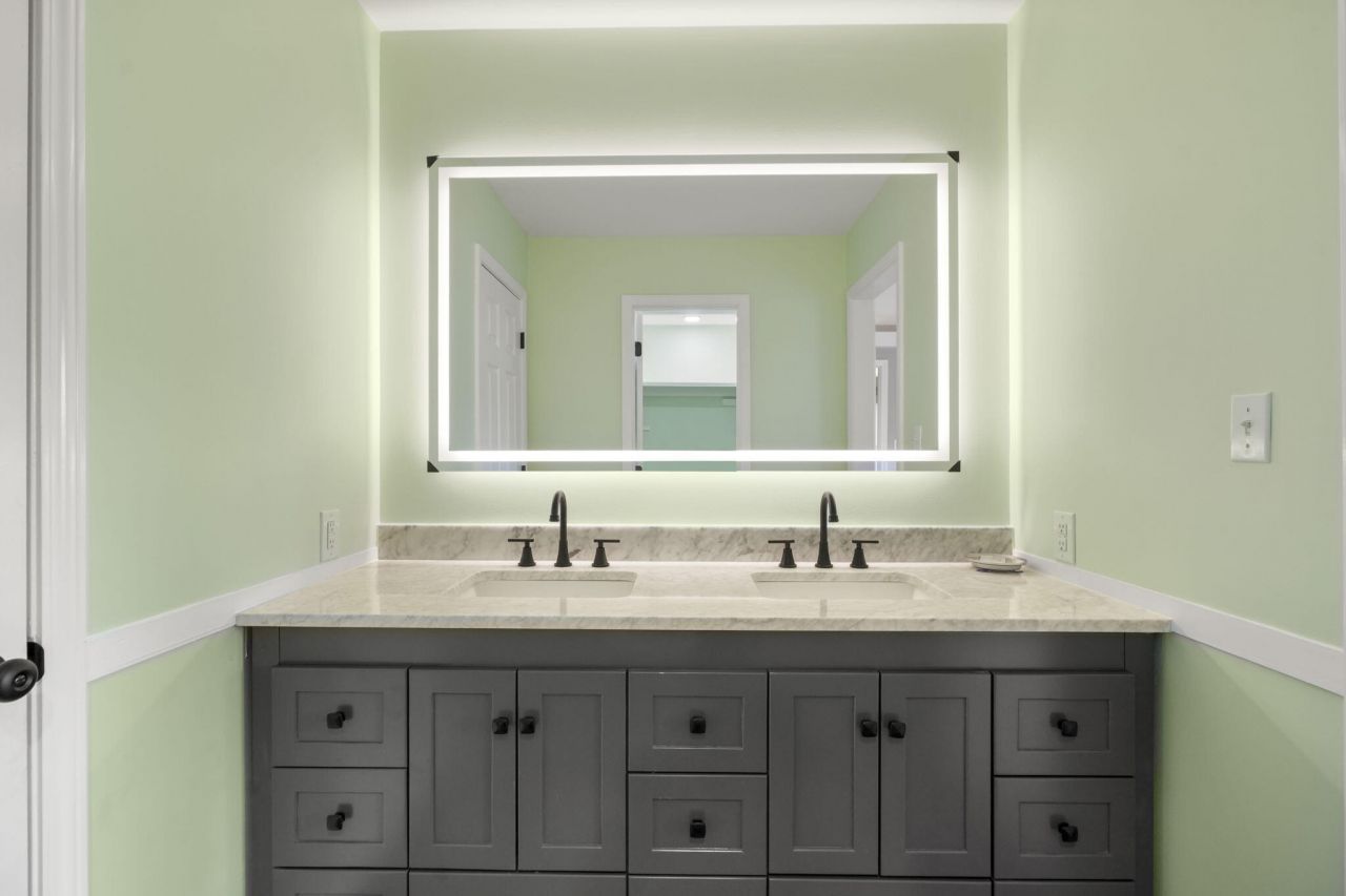 135 Litchfield Court Photo 16