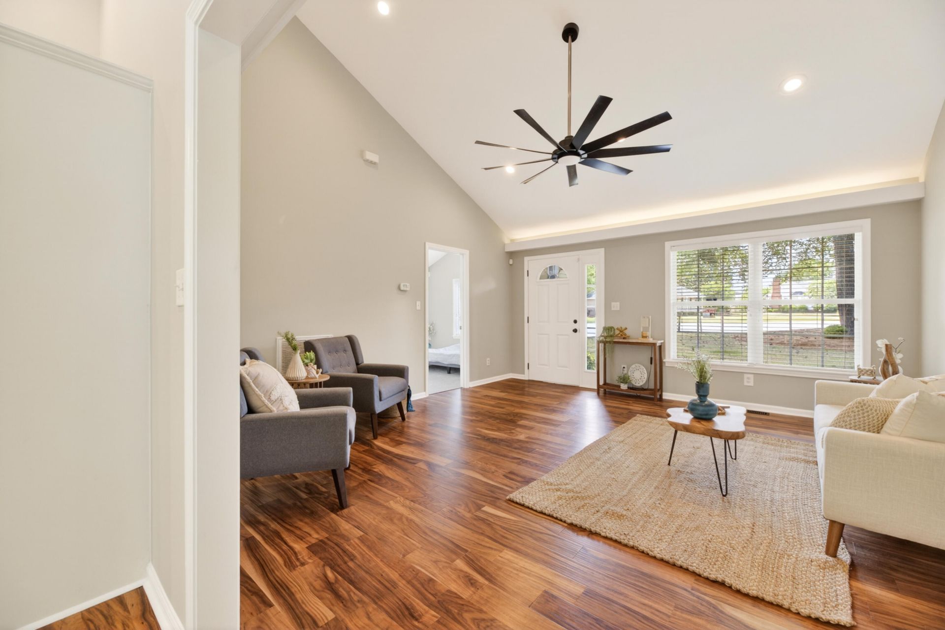 135 Litchfield Court Photo 18