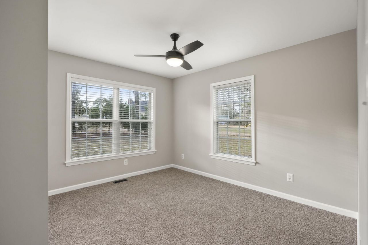 135 Litchfield Court Photo 21