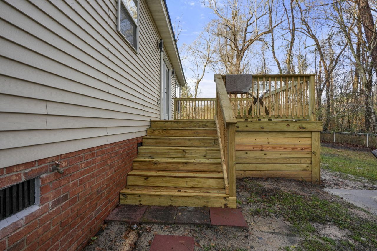 135 Litchfield Court Photo 29