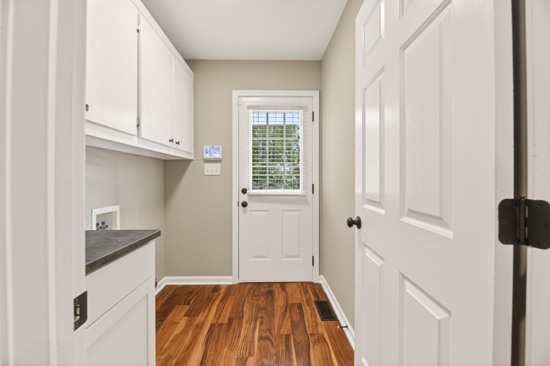 135 Litchfield Court Photo 38