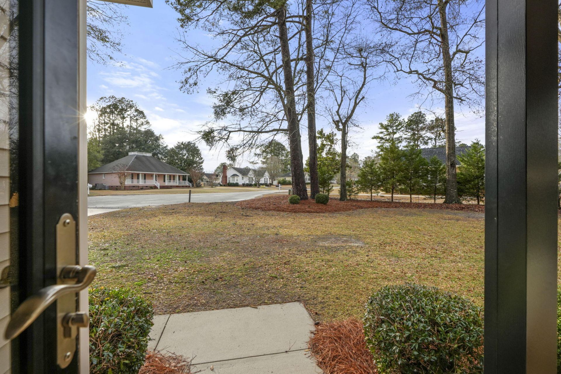 135 Litchfield Court Photo 4