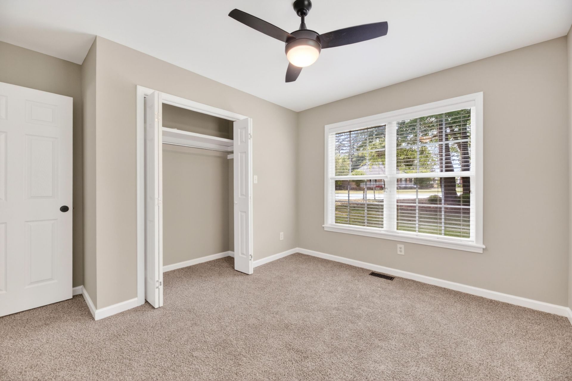 135 Litchfield Court Photo 46