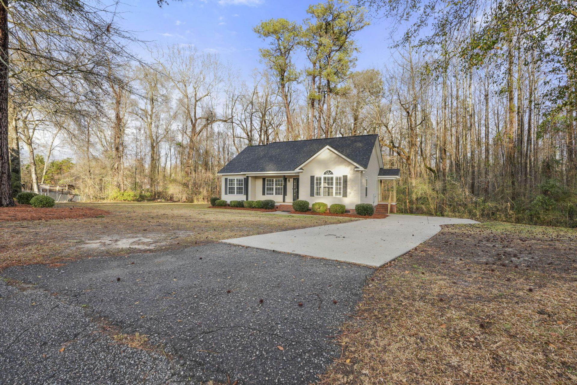 135 Litchfield Court Photo 52