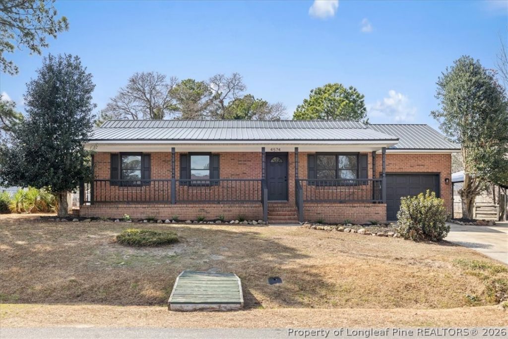 4574 Cripplecreek Court, Fayetteville, NC 28306 Main Photo