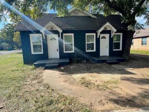 516 S Nueces, Coleman, TX 76384