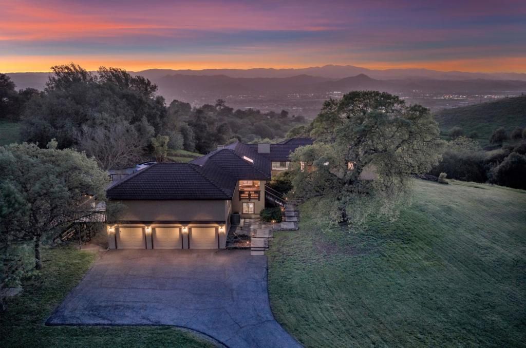 3270 Paseo Vista Avenue, San Martin, CA 95046 Main Photo