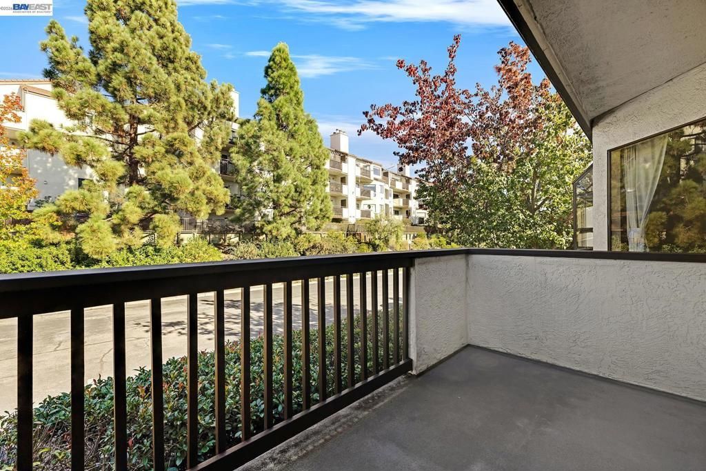 21117 Gary Dr, Unit 217, Hayward, CA 94546 Main Photo