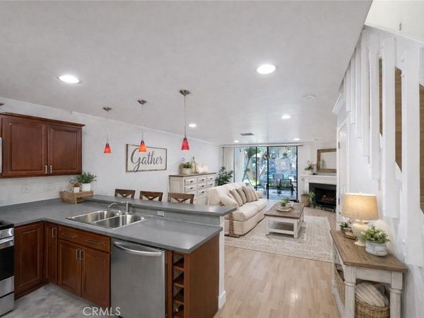 12750 Centralia Street, Unit 36, Lakewood, CA 90715