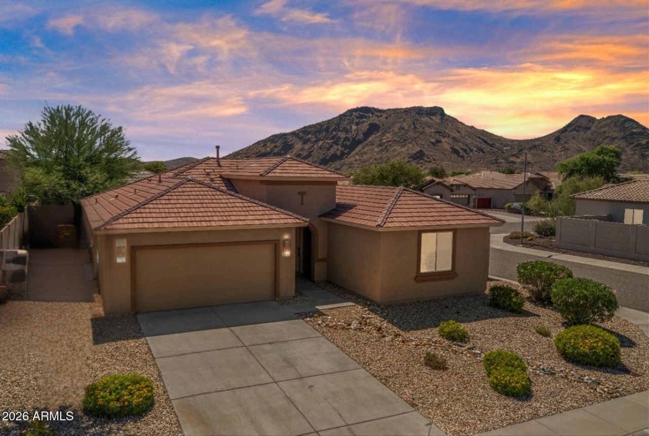 5511 W Desperado Way, Phoenix, AZ 85083 Main Photo