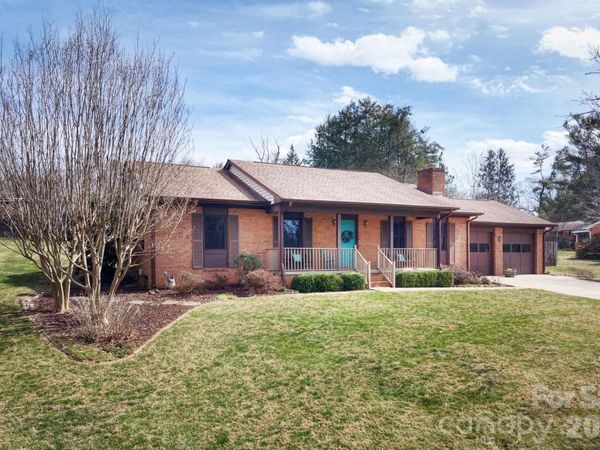 15 Pinedale Road, Asheville, NC 28805