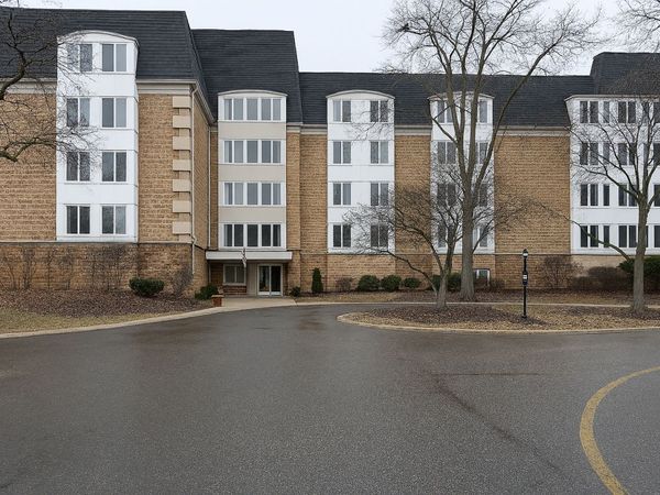 150 LAKE Boulevard , Unit 120, Buffalo Grove, IL 60089