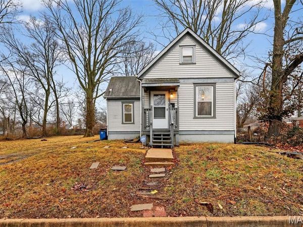 7724 Trenton Avenue , University City, MO 63130