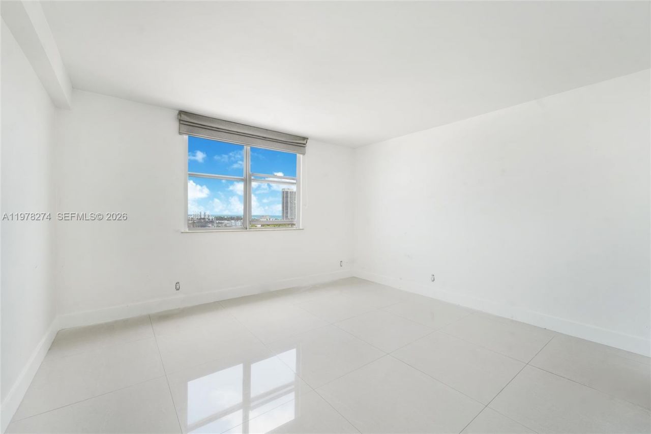 401 69th St, Unit 913, Miami Beach, FL 33141 Photo