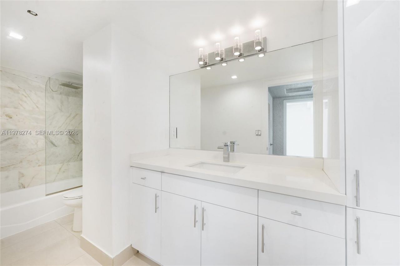 401 69th St, Unit 913, Miami Beach, FL 33141 Photo