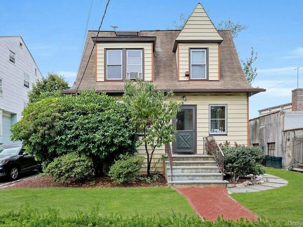 11 Woodland Avenue , New Rochelle, NY 10805