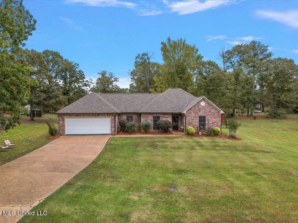 724 Forest Woods Drive, Byram, MS 39272