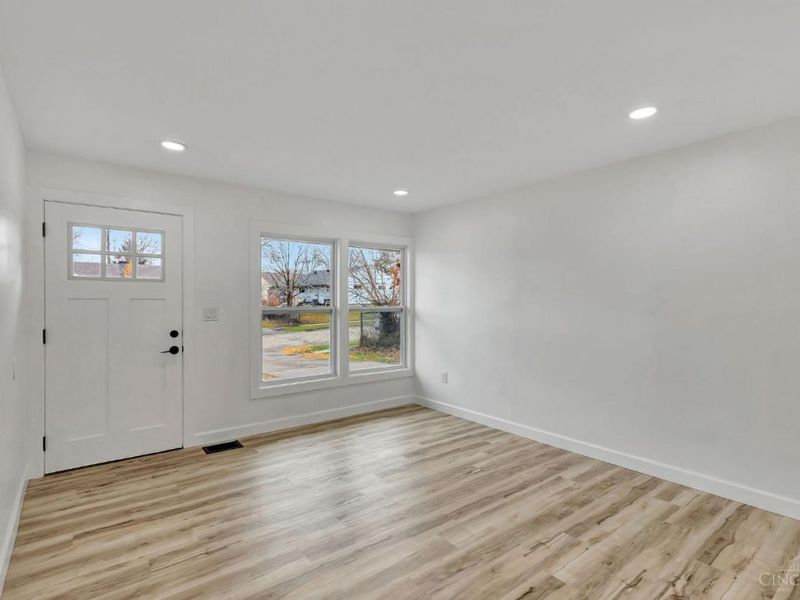 8719 Hood Court, Mount Healthy, OH 45231 Photo 6