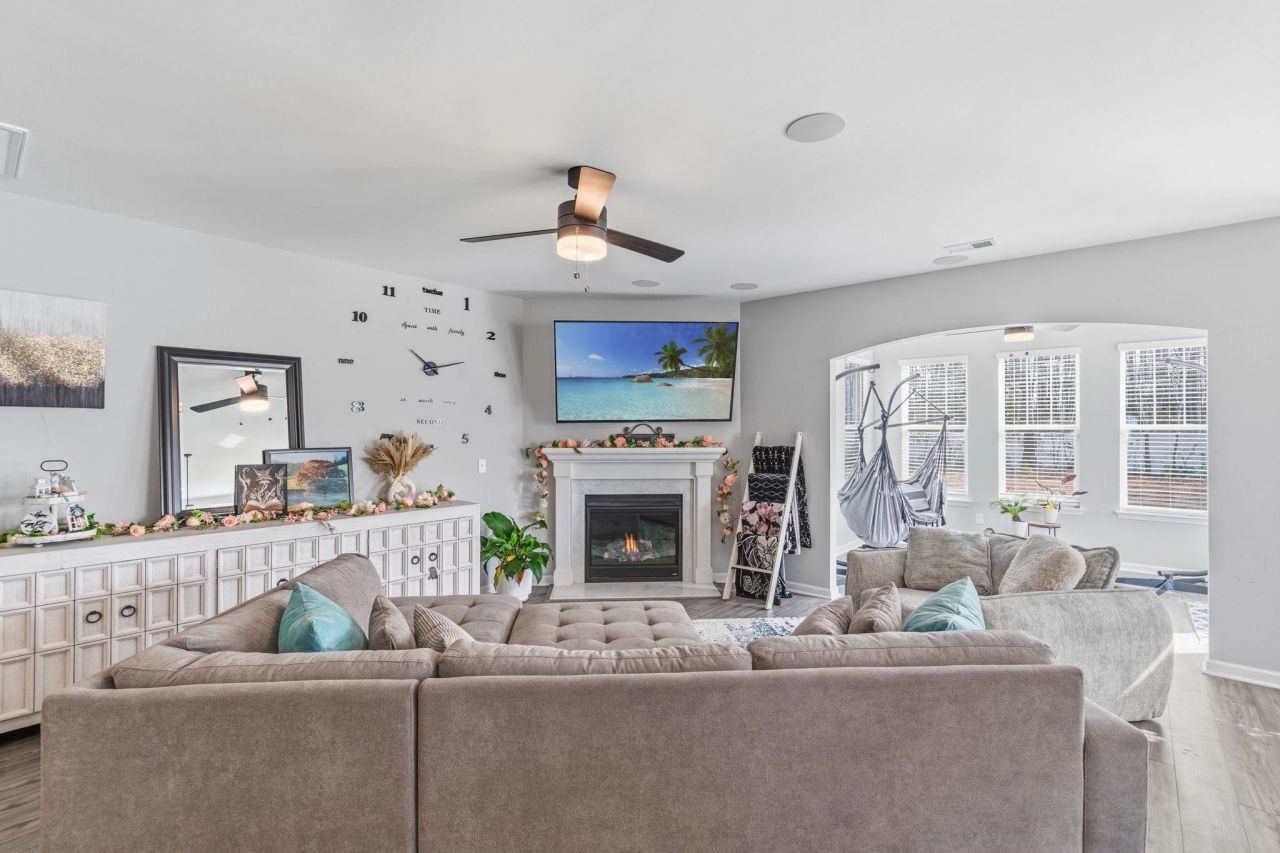 140 Azure Loop  Photo 6