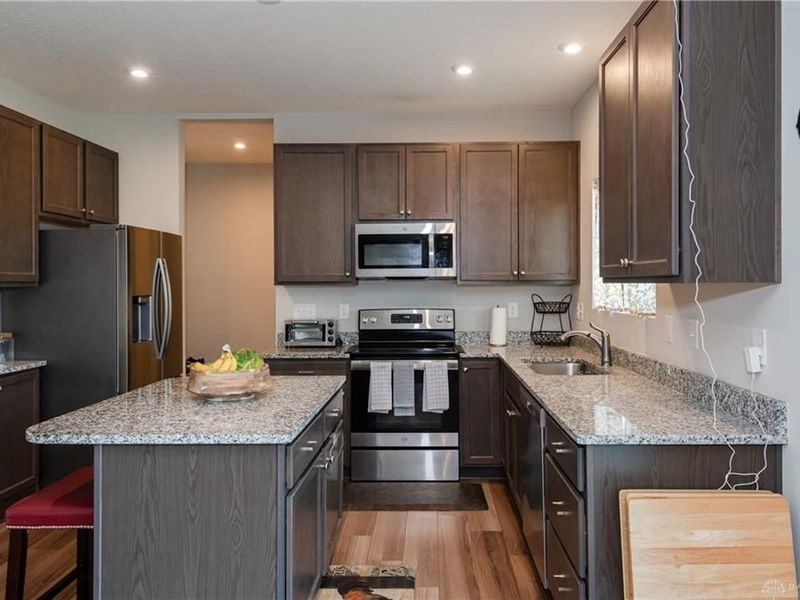 766 Hunters Run Drive, Brookville, OH 45309 Photo 11