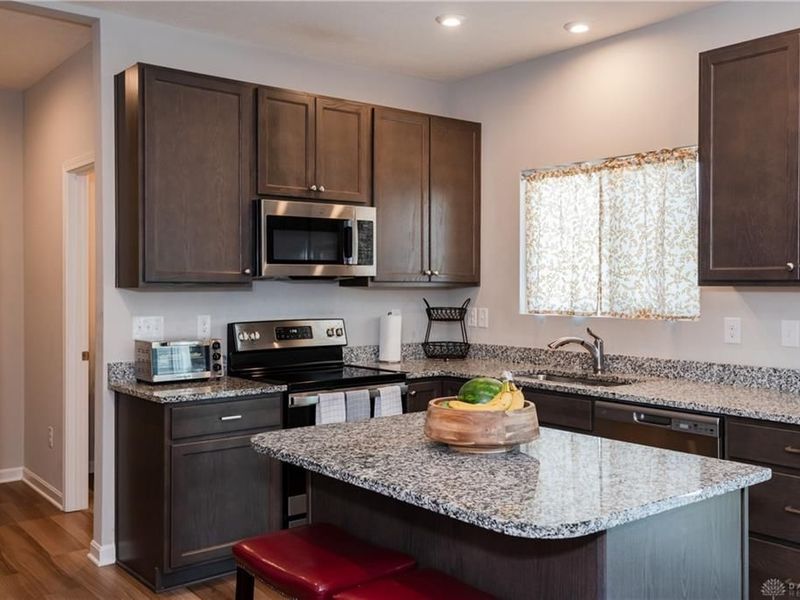 766 Hunters Run Drive, Brookville, OH 45309 Photo 14