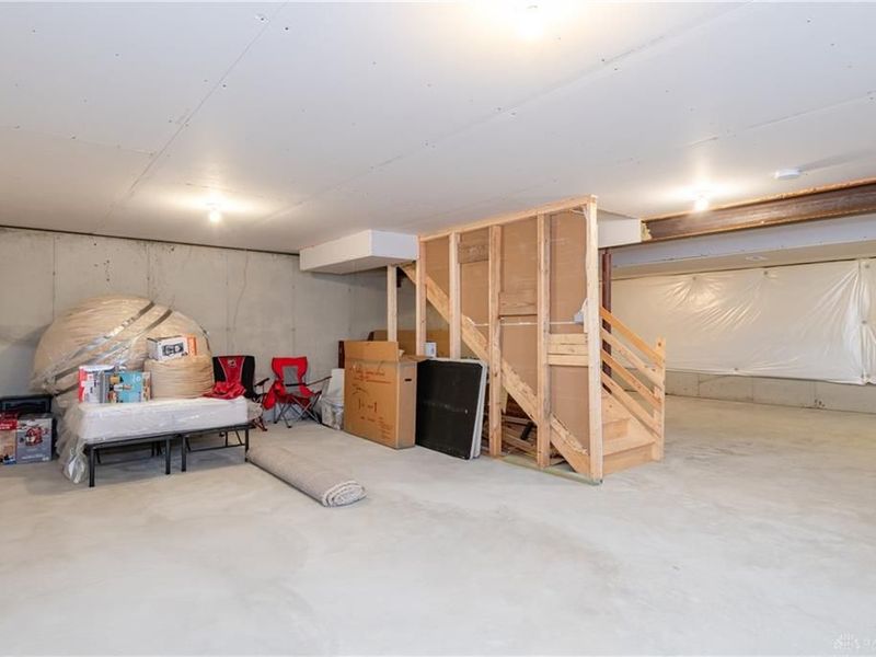 766 Hunters Run Drive, Brookville, OH 45309 Photo 40