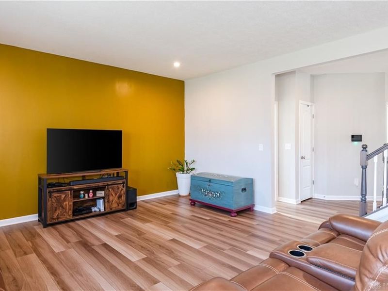 766 Hunters Run Drive, Brookville, OH 45309 Photo 8