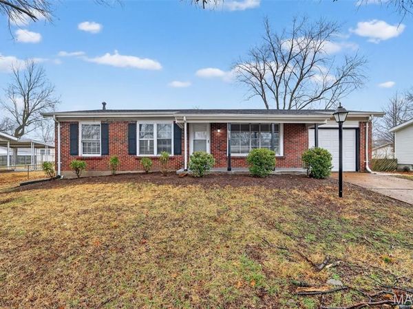 1310 Petite Drive , St Louis, MO 63138