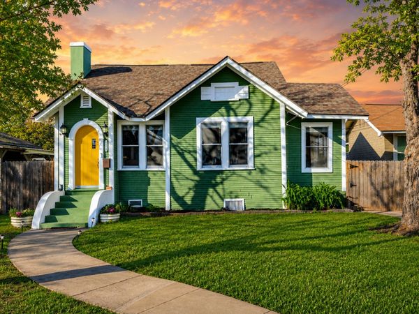1819 W Woodlawn Ave, San Antonio, TX 78201