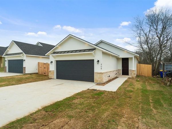 408 Matthew Street, Hillsboro, TX 76645