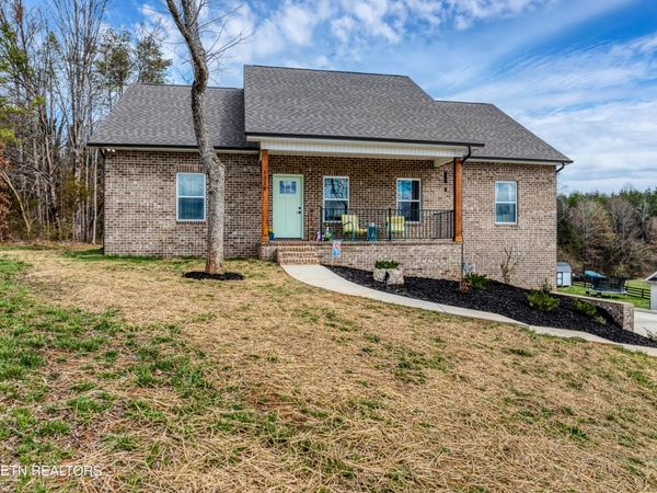 1318 Tomahawk Drive, Maryville, TN 37803