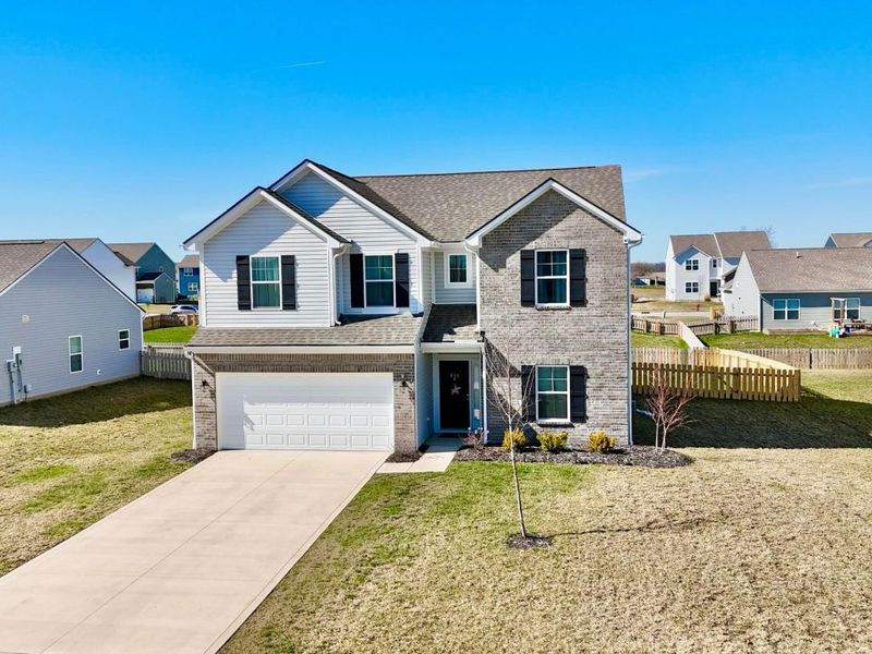 458 Quincy Circle, London, OH 43140 Photo 2