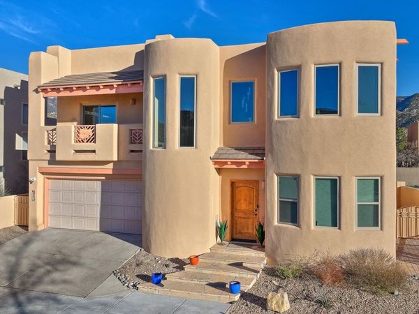 6300 Calla Lily Circle NE, Albuquerque, NM 87111