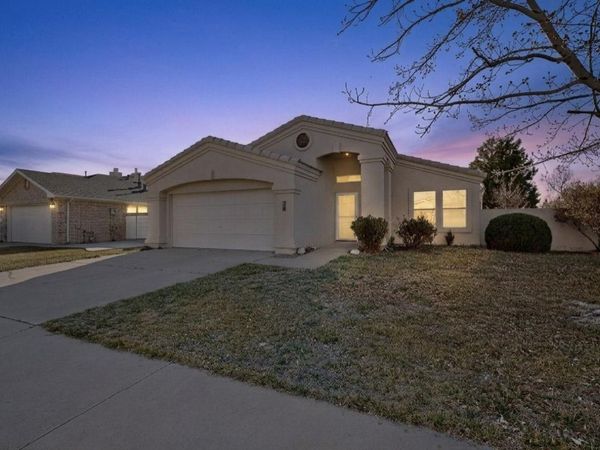 811 Bryce Canyon Street SE, Albuquerque, NM 87123