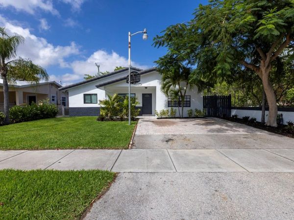 1681 NE 39th St, Pompano Beach, FL 33064