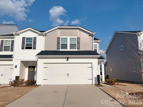 1070 Plumcrest Drive, Charlotte, NC 28216