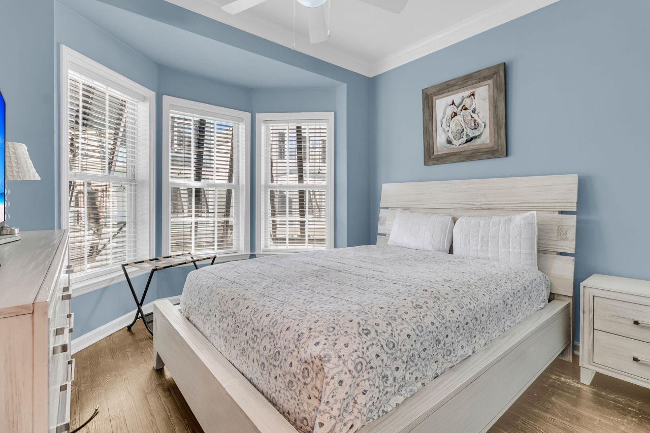 118 W 2nd Street Photo 20