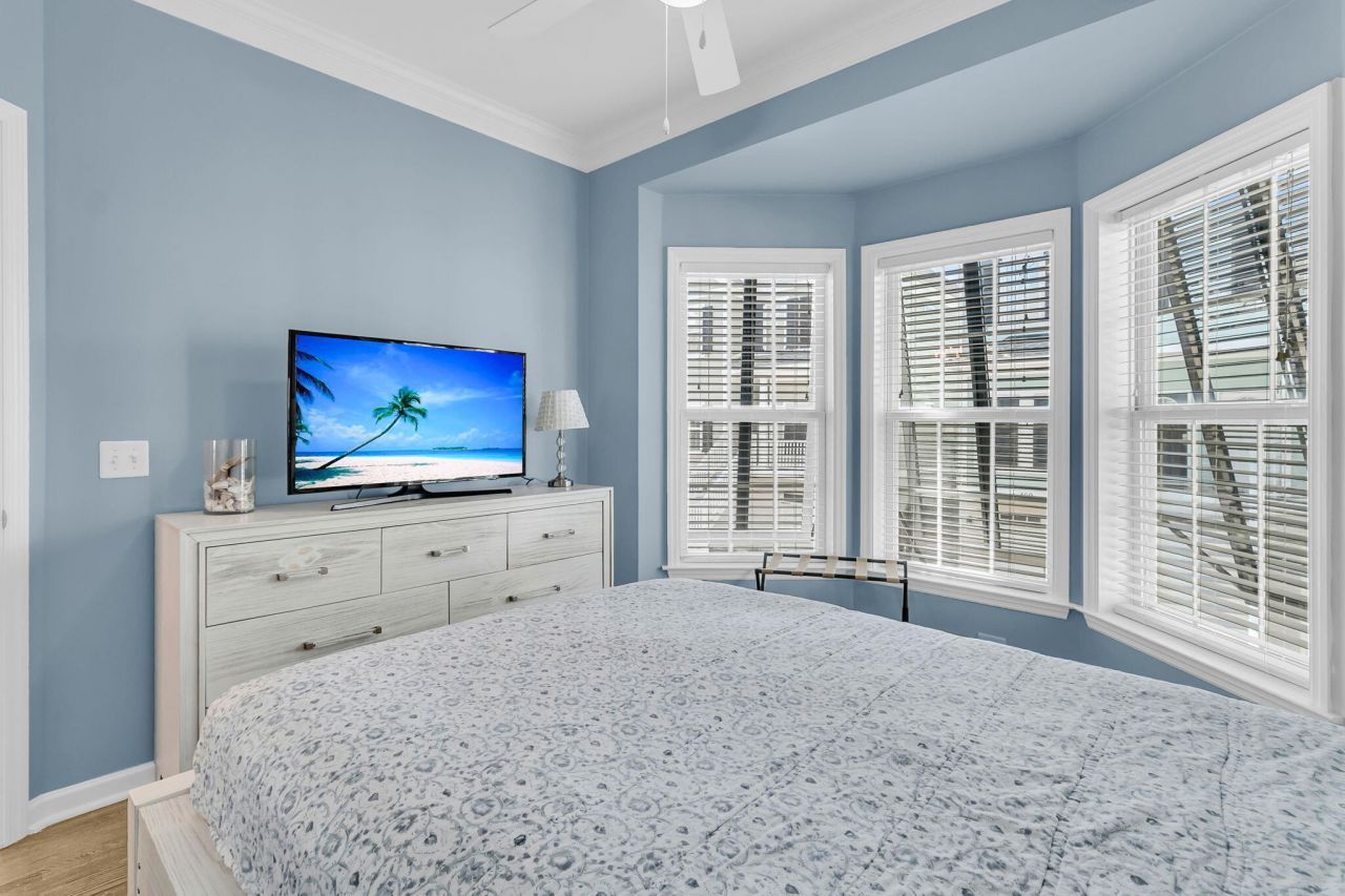 118 W 2nd Street Photo 21