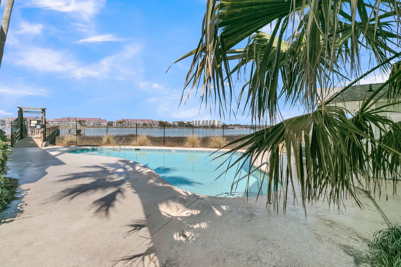 118 W 2nd Street Photo 24