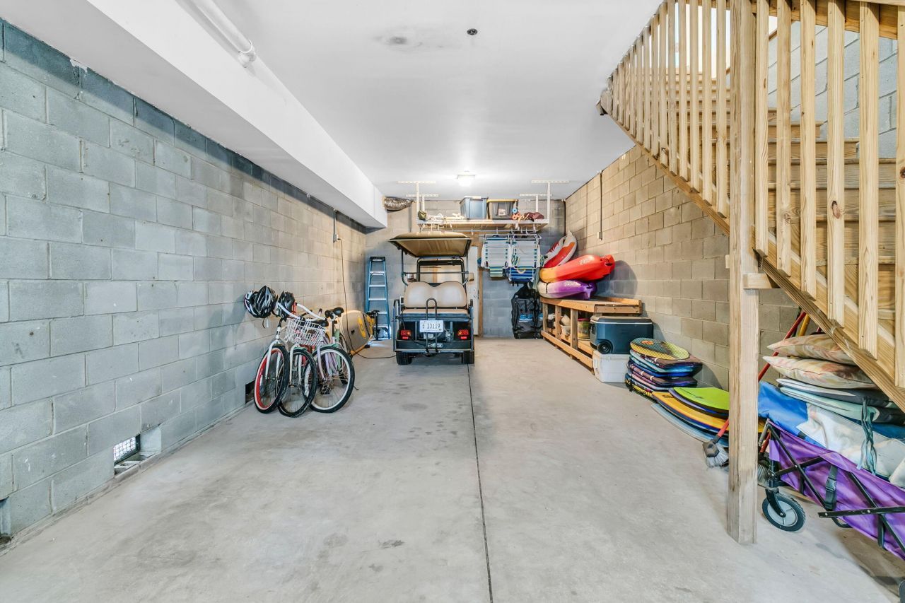 118 W 2nd Street Photo 33