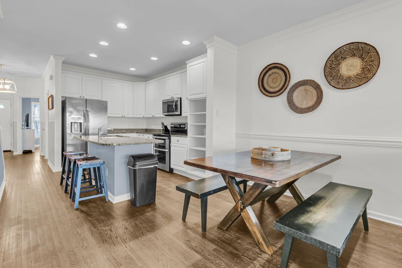 118 W 2nd Street Photo 6