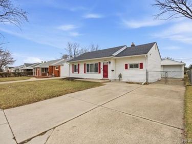 27320 Grandmont Street, Roseville, MI 48066