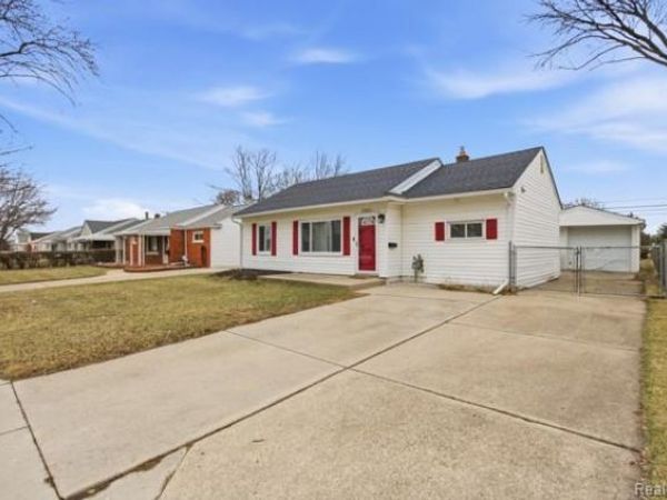 27320 Grandmont Street, Roseville, MI 48066