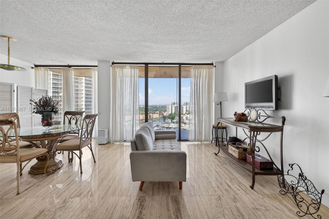 19355 Turnberry Way , Unit 17C, Aventura, FL 33180 Photo