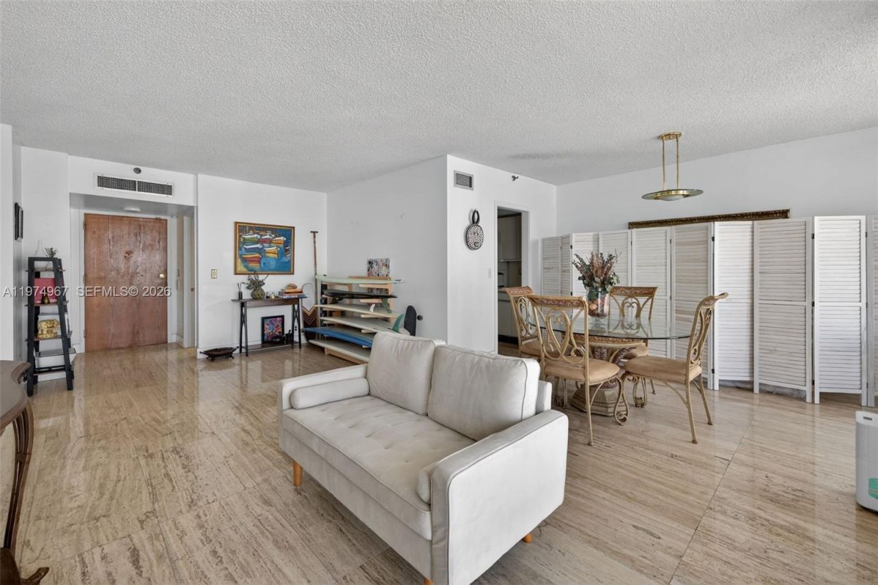 19355 Turnberry Way , Unit 17C, Aventura, FL 33180 Photo