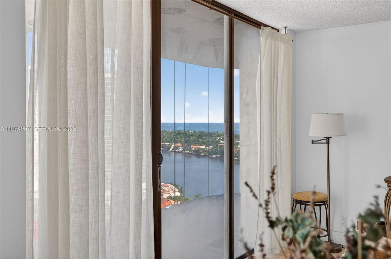 19355 Turnberry Way , Unit 17C, Aventura, FL 33180 Photo