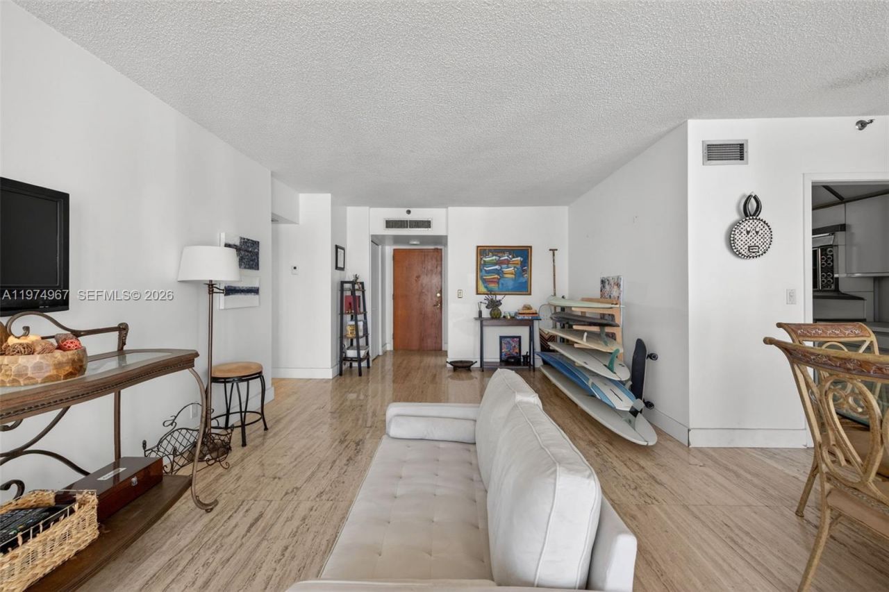 19355 Turnberry Way , Unit 17C, Aventura, FL 33180 Photo