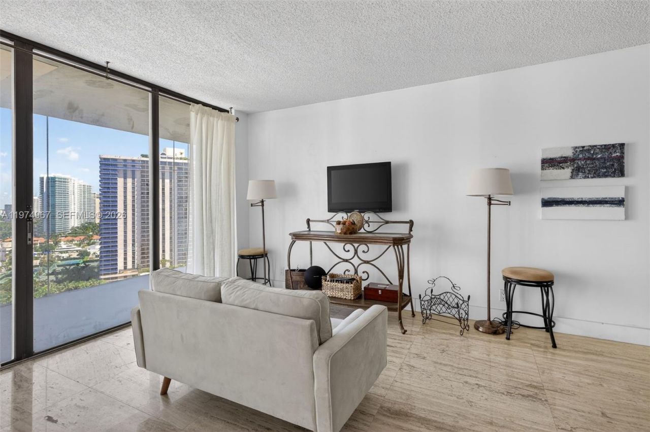 19355 Turnberry Way , Unit 17C, Aventura, FL 33180 Photo